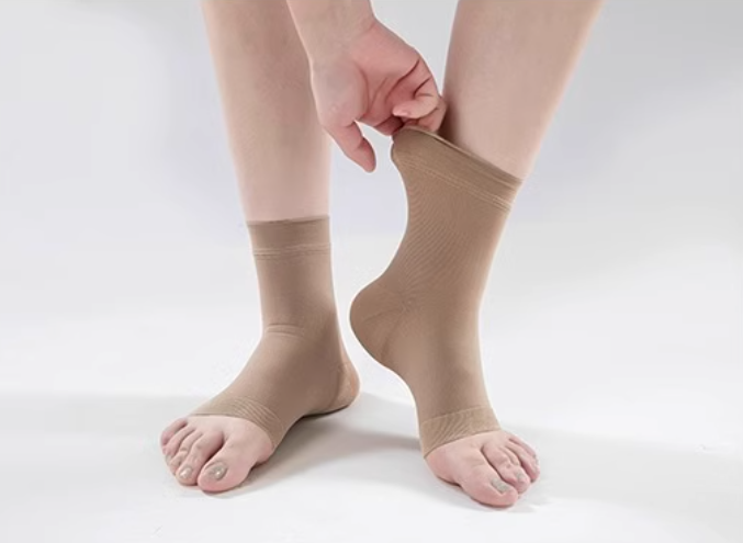 Legs with varicose veins vs. healthy legs
