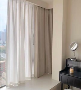 Why Are Interior Designers Choosing Rail Systems Over Poles?