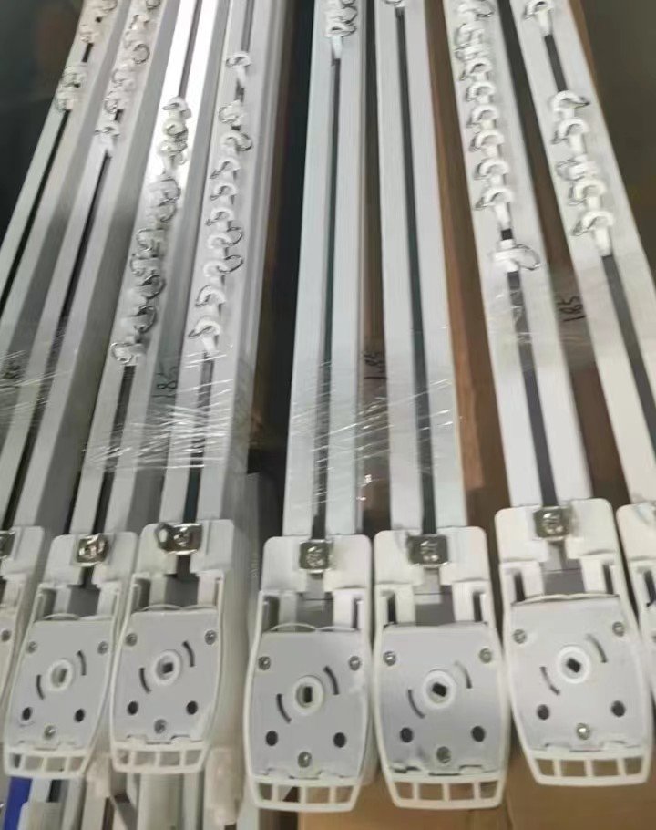 How to Handle Returns on Defective Imported Curtain Tracks?